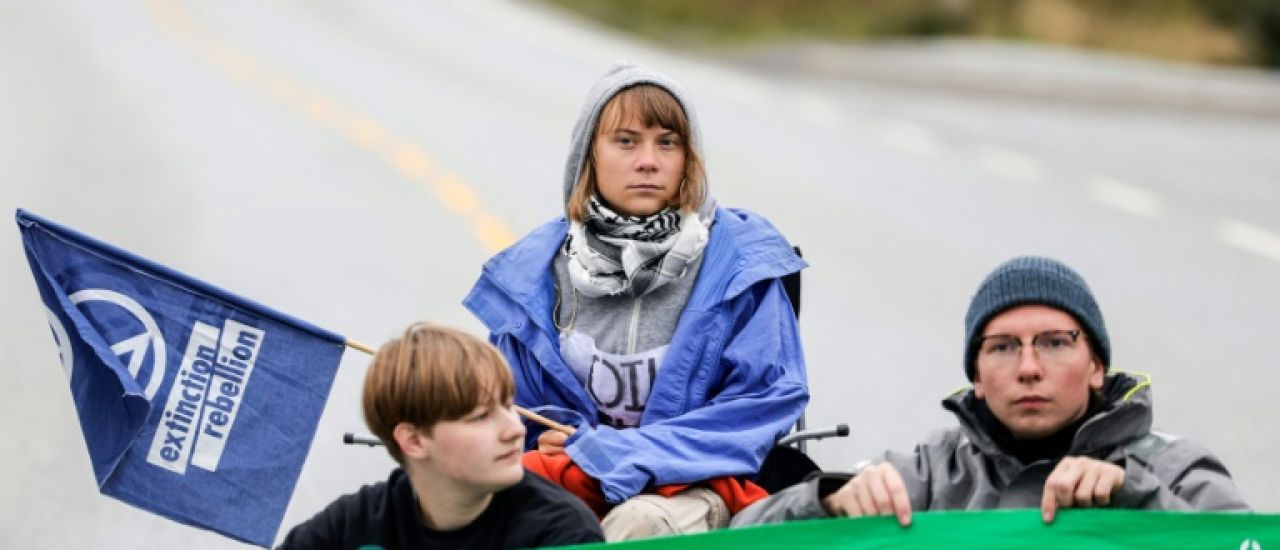 Norvège: 200 écologistes, dont Greta Thunberg, bloquent la principale raffinerie