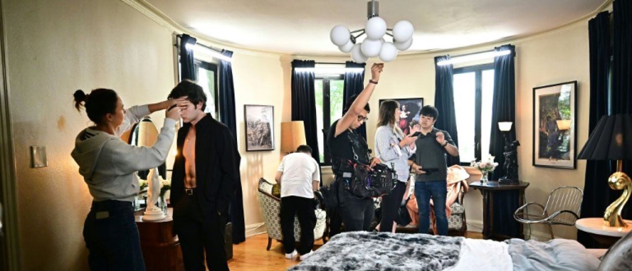 "Feuilletons sous cocaïne": comment les vertical dramas bousculent Hollywood