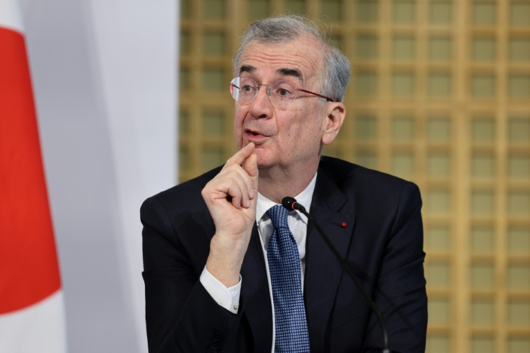 Villeroy de Galhau souligne que la BCE ne prévoit pas de "récession" en zone euro