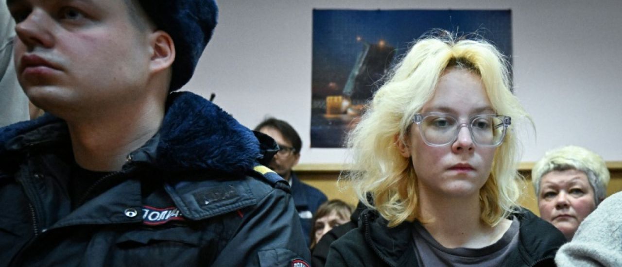 Russie : une musicienne de rue condamnée pour avoir "discrédité" l'armée dans une chanson Russie : une musicienne de rue condamnée pour avoir "discrédité" l'armée dans une chanson