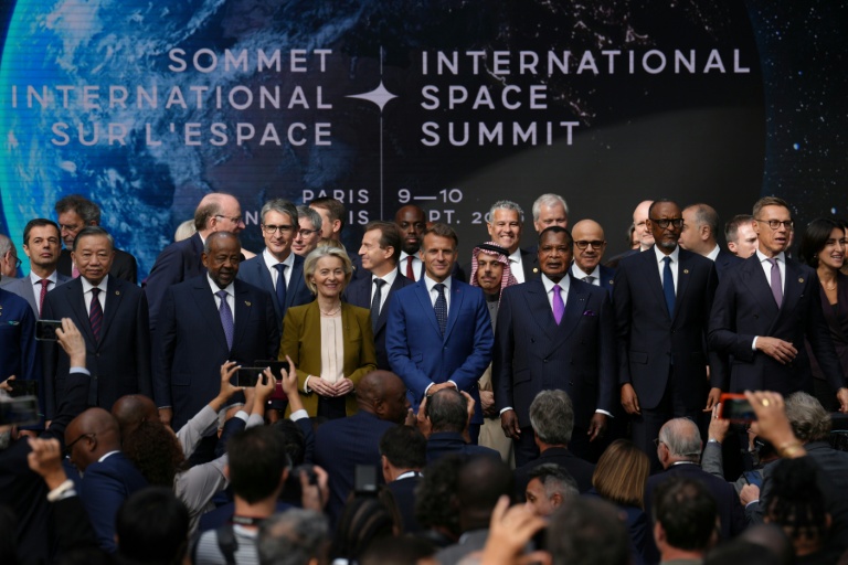 Espace : l'Europe appelée à trouver son chemin, des vols habités aux communications