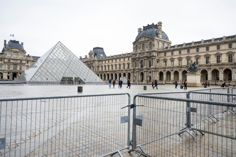 Grève reconduite au Louvre : le musée de nouveau fermé lundi