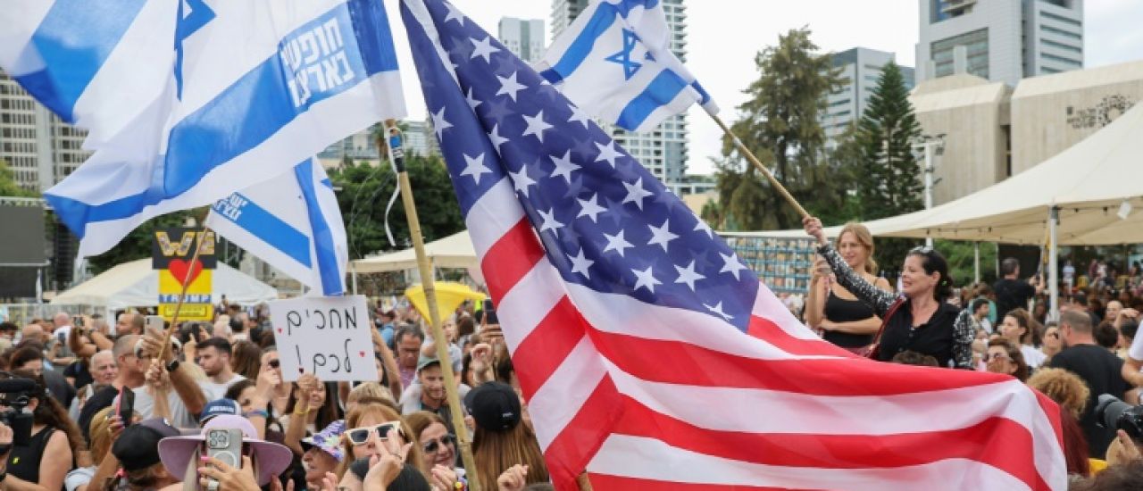 "Ils reviennent": à Tel-Aviv, célébrations et attente après l'accord sur la libération des otages