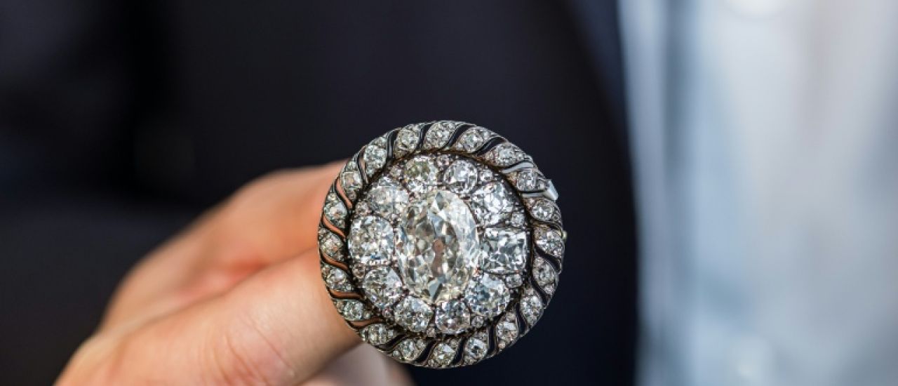 Des bijoux de plusieurs millions et une broche de Napoléon en vente à Genève