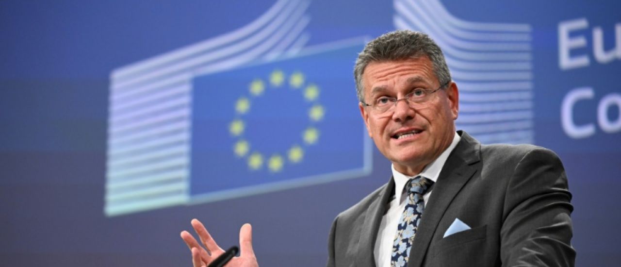 Droits de douane: l'UE veut négocier mais s'impatiente face à Trump