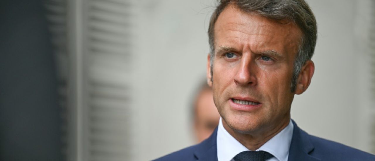 Sommet Trump/Poutine: Macron appelle à la vigilance et à maintenir la pression sur Moscou