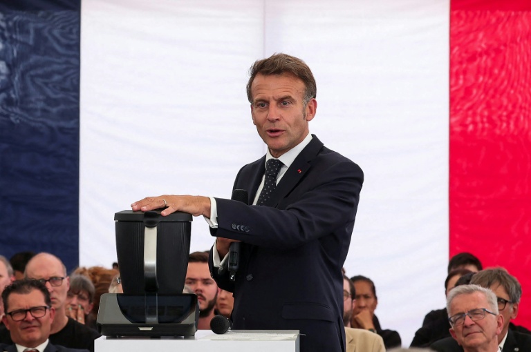 Derrière le faste de Choose France, une réindustrialisation de la France en trompe-l'oeil