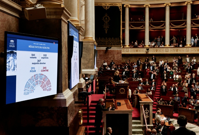 Après son adoption, les opposants à la loi sur l'aide à mourir ne renoncent pas au combat