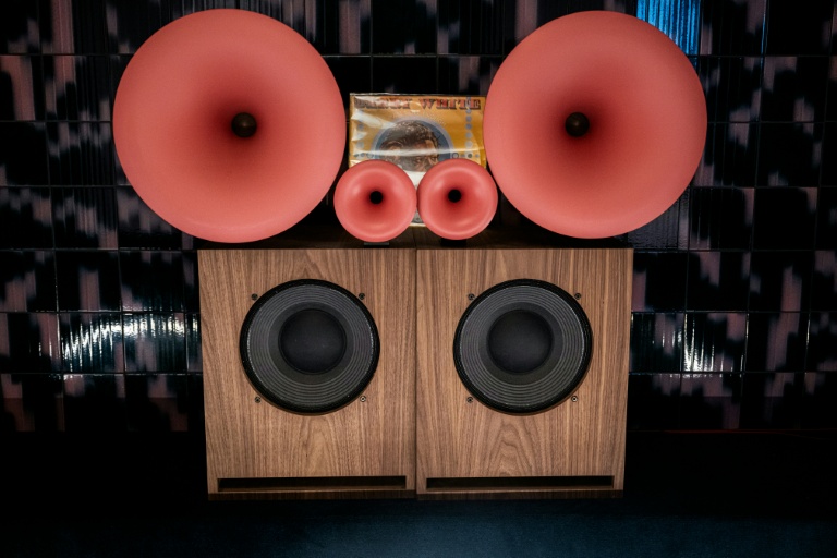 "Ecouter chaque note": les bars audiophiles, nouvelle tendance au plus près du son