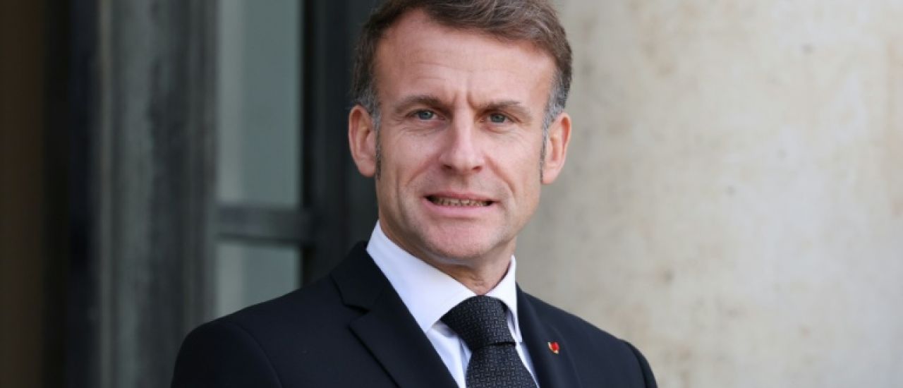 Macron de retour sur le terrain mardi avec un débat sur les jeunes et l'internet