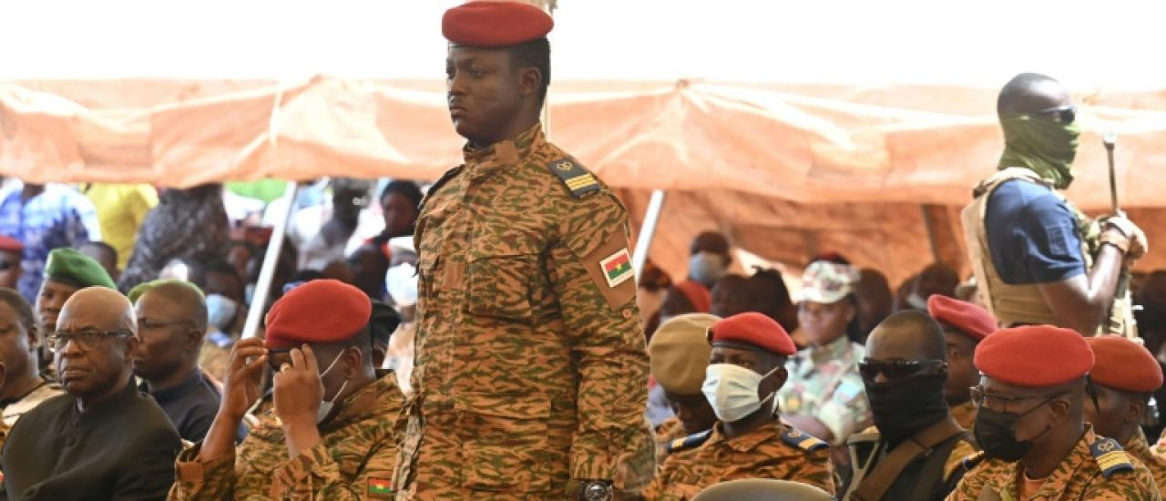 Burkina: trois responsables européens d'une ONG, dont deux Français, arrêtés pour espionnage
