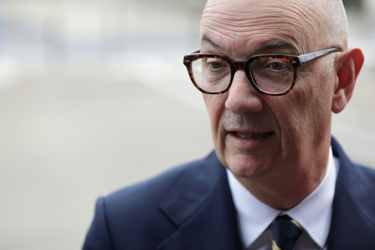 Imposer l'épargne salariale est une piste pour financer le budget 2027, dit Lescure