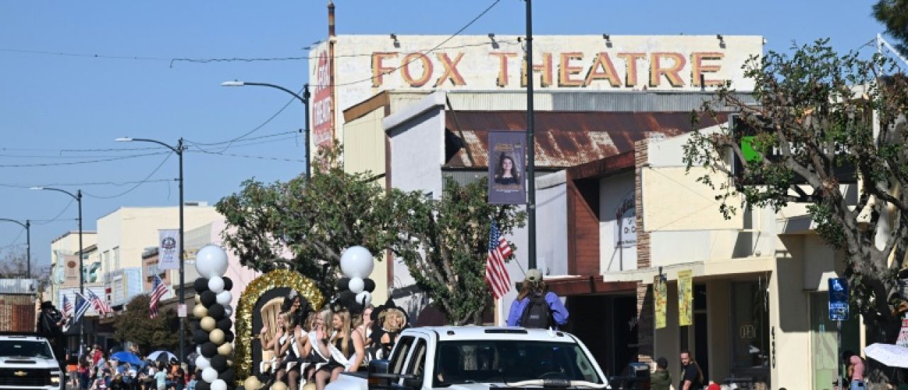 Sous Trump, la capitale du pétrole californien renoue avec ses rêves d'Eldorado Sous Trump, la capitale du pétrole californien renoue avec ses rêves d'Eldorado