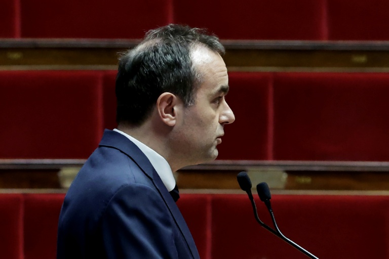 Budget: le Premier ministre actionne un premier 49.3