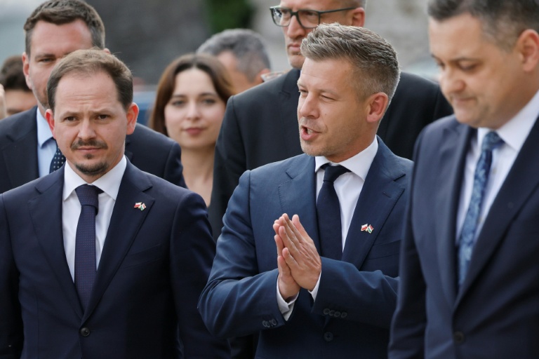 Peter Magyar en Pologne pour marquer le retour de la Hongrie dans l'UE