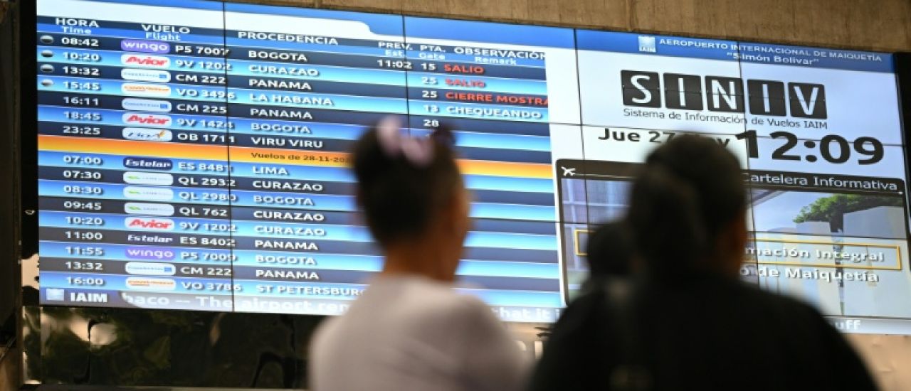 Trump considère l'espace aérien vénézuélien "fermé", Caracas répond par des manoeuvres militaires