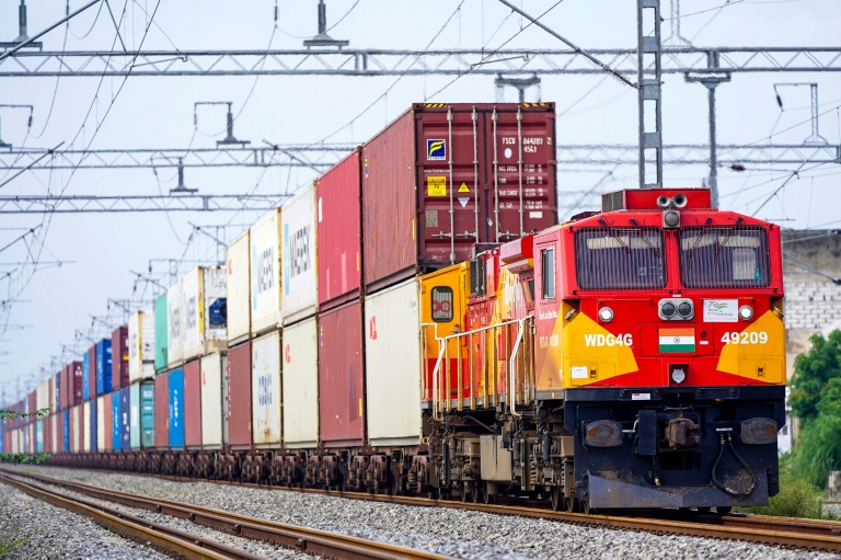 Inde: la croissance résiste encore mais les nuages s'accumulent