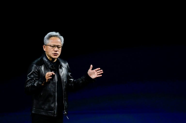 Le patron de Nvidia exhorte l'Europe à déployer plus rapidement l'IA dans l'industrie