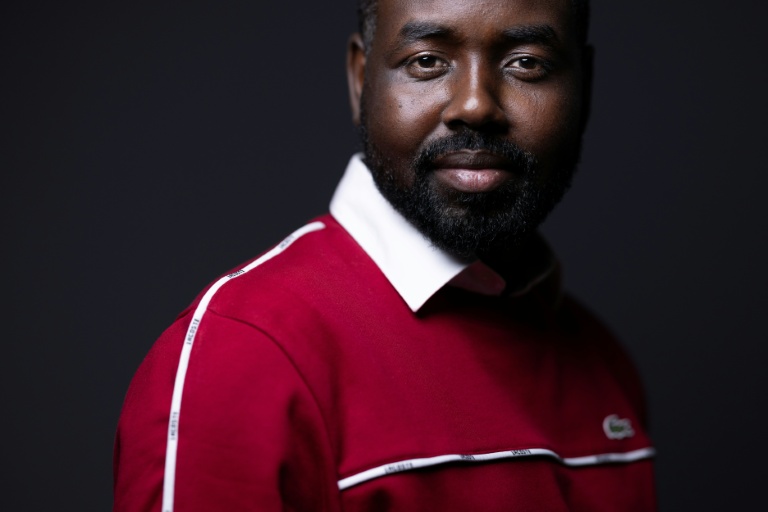 "J'ai cru mourir dans une cale": l'histoire de Karam, migrant devenu cadre chez L'Oréal