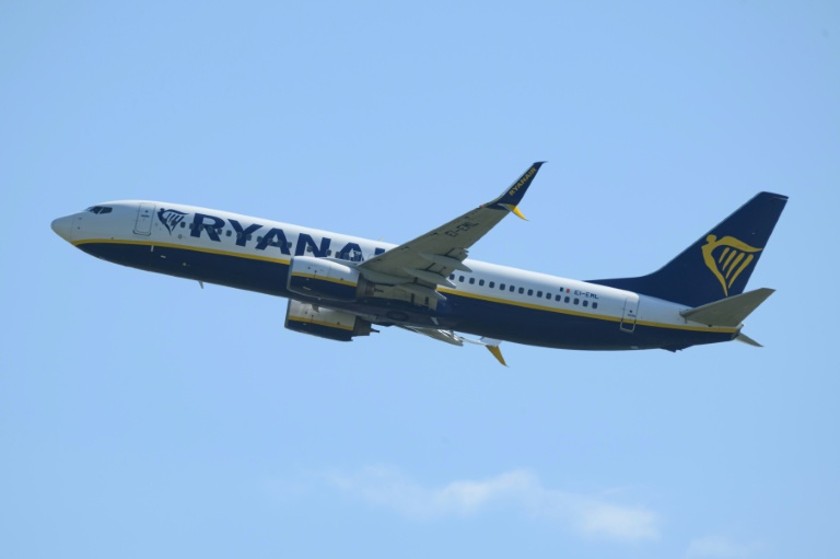Payer pour s'asseoir à côté de ses enfants ? Londres ouvre une enquête contre Ryanair