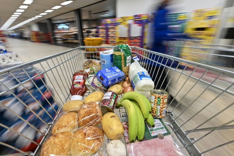 Royaume-Uni: l'inflation ralentit, coup de pouce bienvenu au pouvoir d'achat pour le nouveau gouvernement