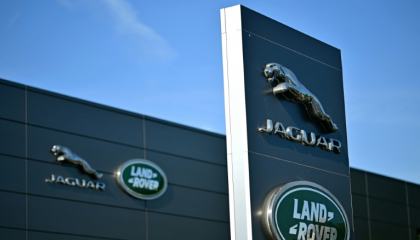 La cyberattaque contre Jaguar Land Rover fait chuter la production auto britannique