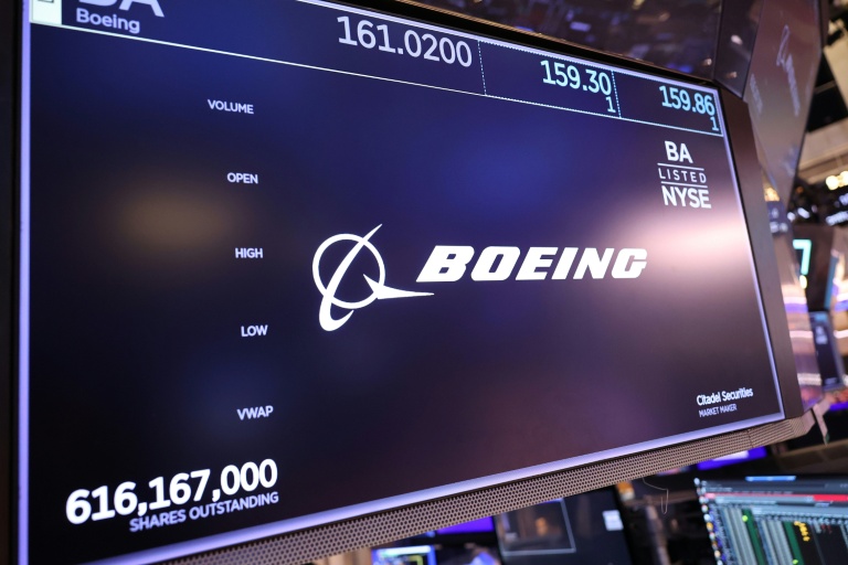 Boeing amoindrit sa perte nette au 1er trimestre grâce au rebond des livraisons
