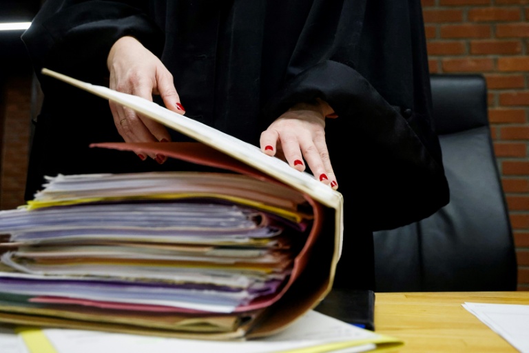 Vols d'éditions rares de Pouchkine en France: jusqu'à 8 ans de prison ferme requis contre six Géorgiens