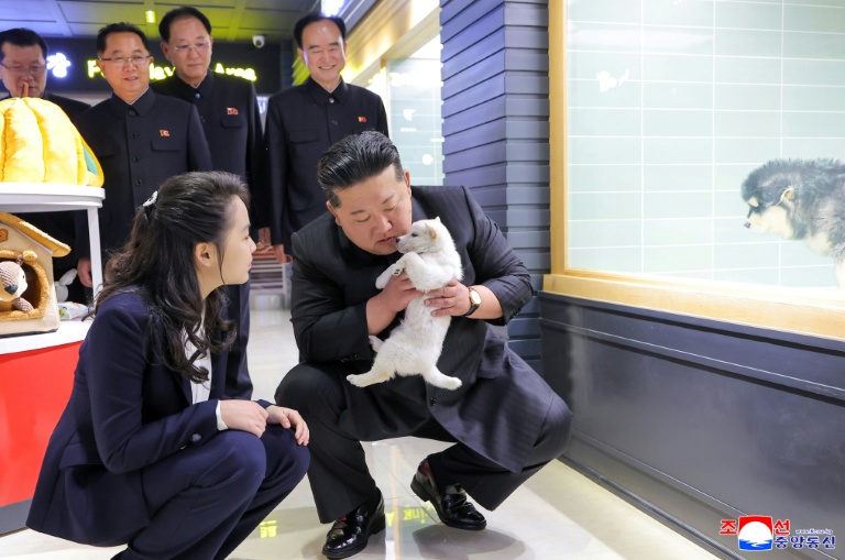 Corée du Nord: Kim Jong Un et sa fille Kim Ju Ae visitent une animalerie