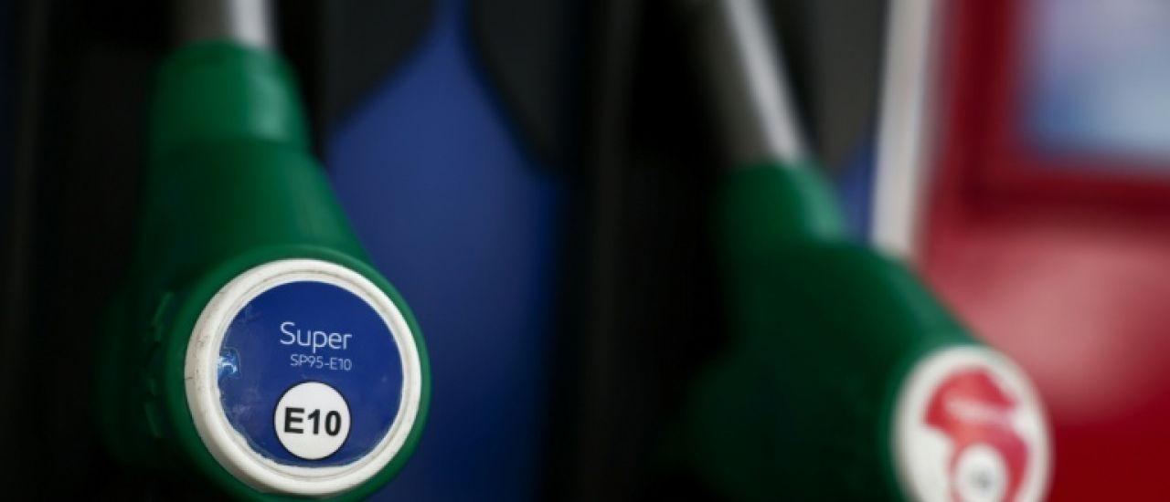 Le SP95-E10 atteint 2 euros le litre dans l'Hexagone