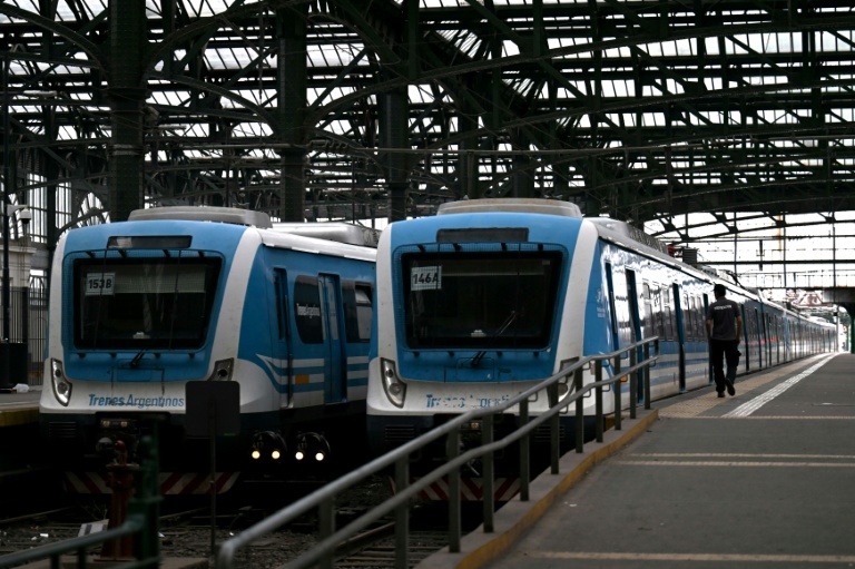 Argentine: les députés adoptent la réforme du travail de Milei après 24H de grève générale