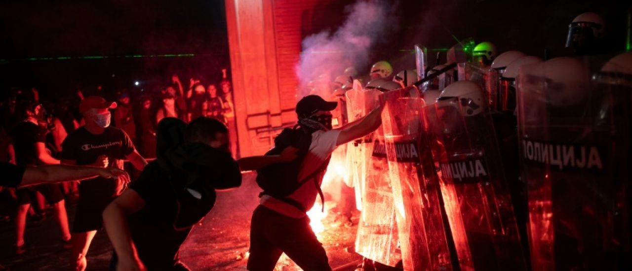 Serbie: 42 personnes en détention après une manifestation anti-gouvernement