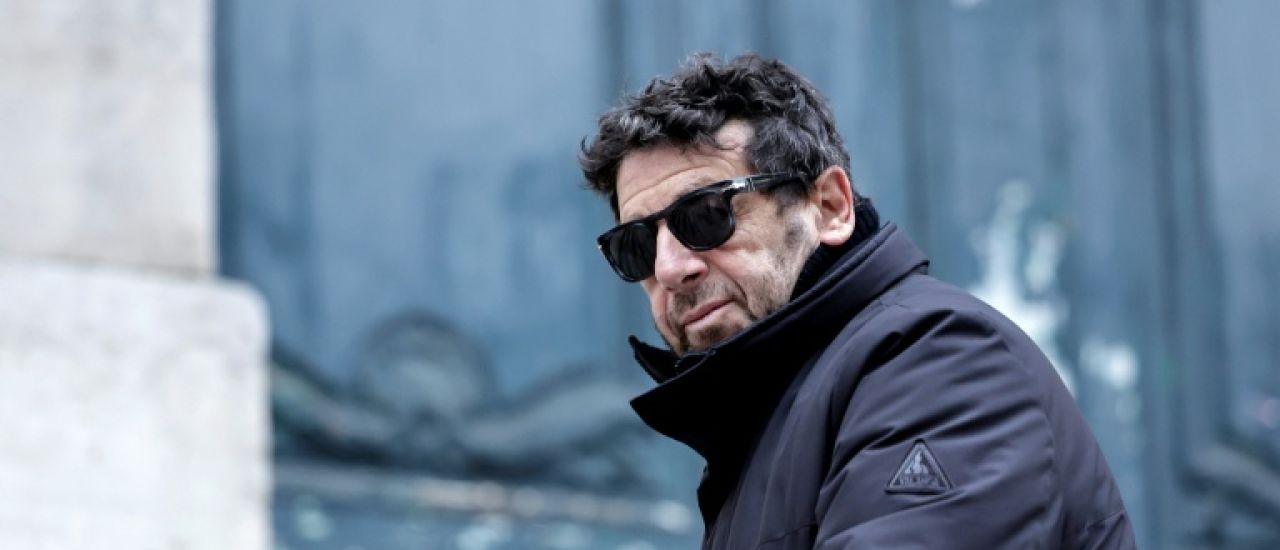 Patrick Bruel renonce à sa tournée mais continue de clamer son innoncence