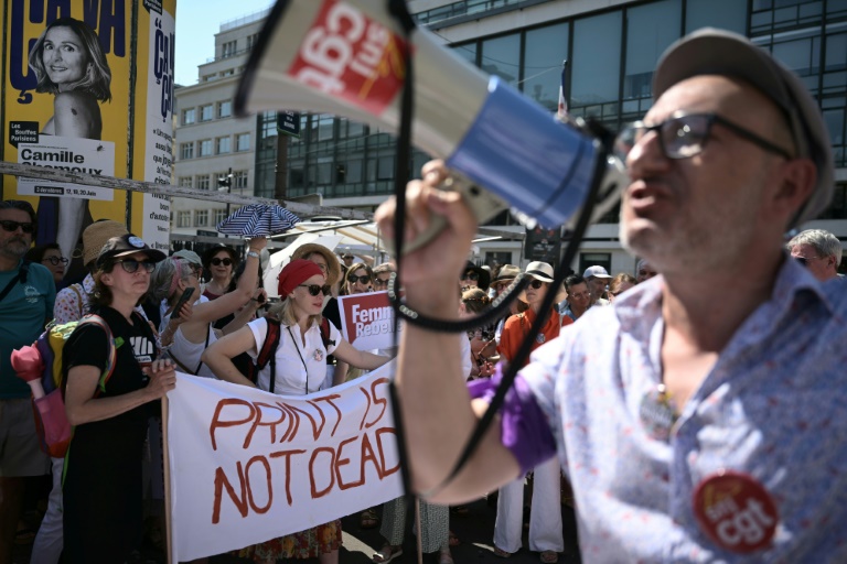 Face à une crise de la presse qui s'aggrave, les syndicats tentent de mobiliser