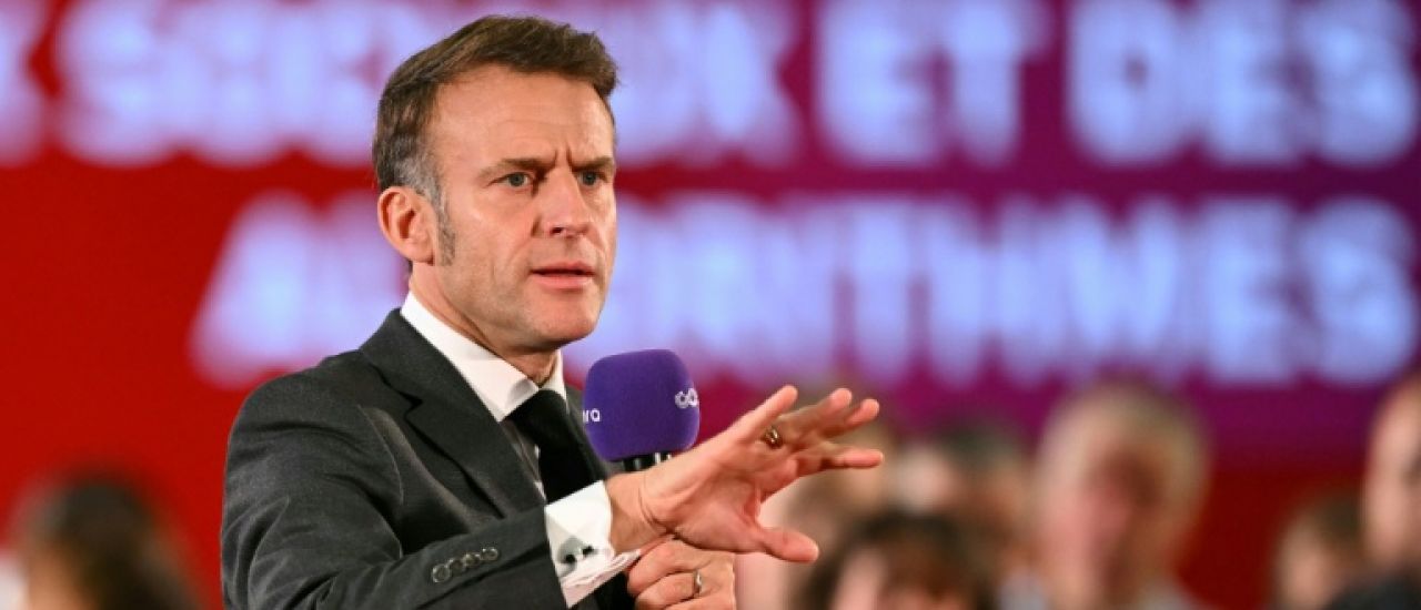 Macron veut créer une action judiciaire "en référé" contre les "fausses informations" sur les réseaux
