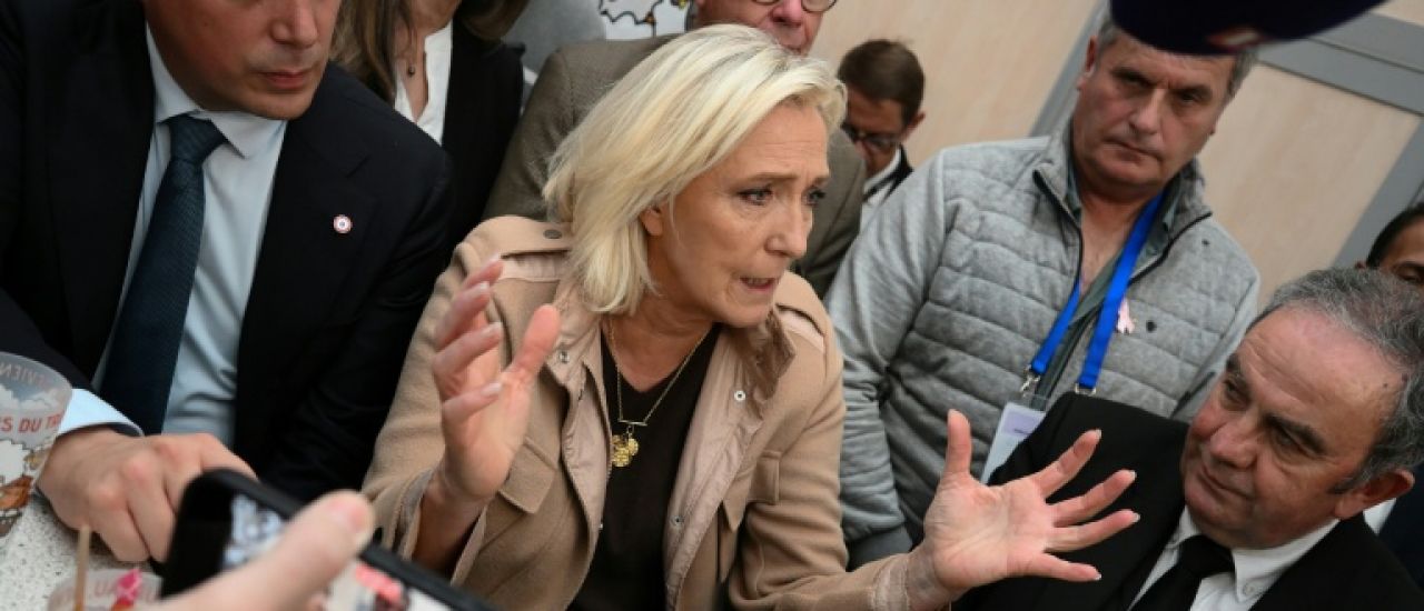 "Je censure tout", "la plaisanterie a assez duré", juge Marine Le Pen "Je censure tout", "la plaisanterie a assez duré", juge Marine Le Pen