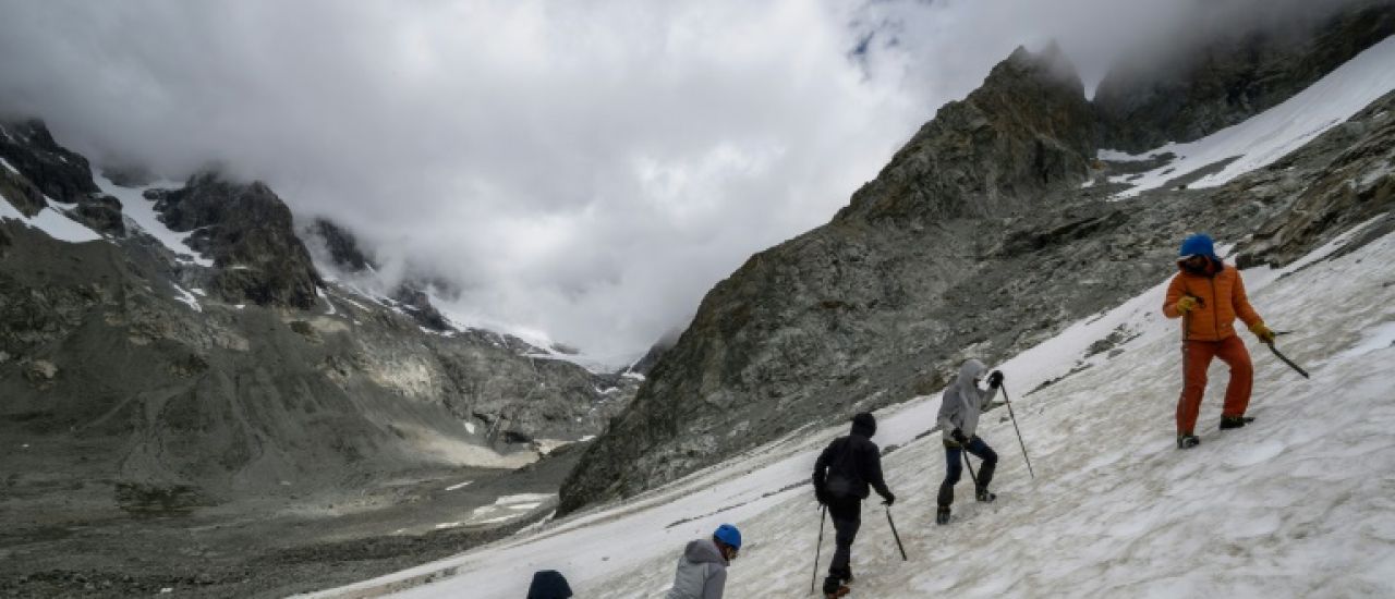 Face à la crise climatique, l'alpinisme s'adapte et change de voie