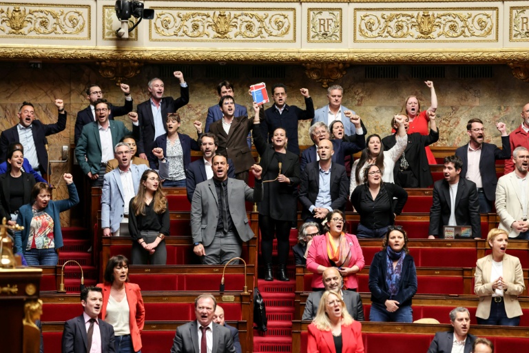 La loi sur le 1er-Mai saute la case des débats à l'Assemblée, la CGT dénonce un "coup de poignard"