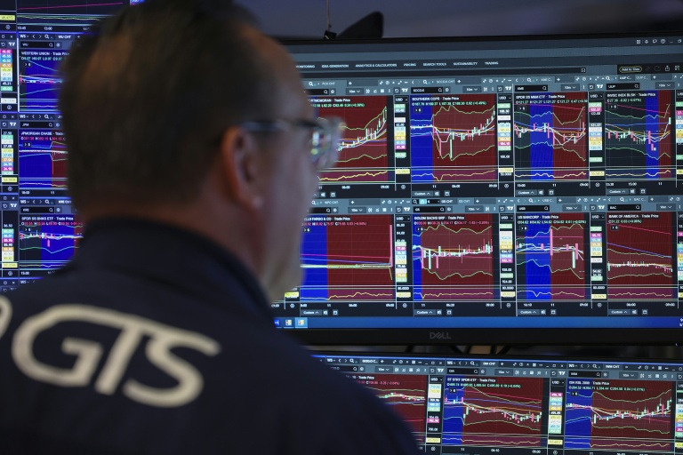 Wall Street clôture en hausse, soulagée par la signature de l'accord Iran-USA