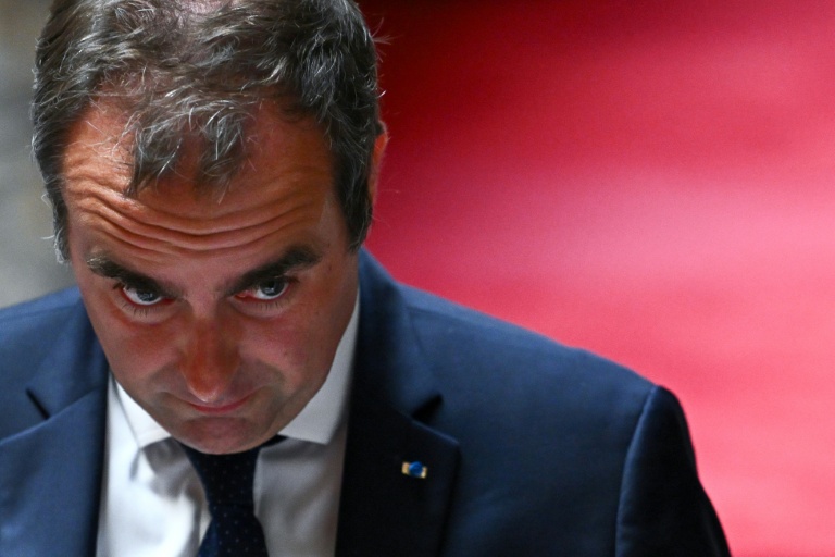 Le gouvernement français abaisse sa prévision de croissance pour 2026