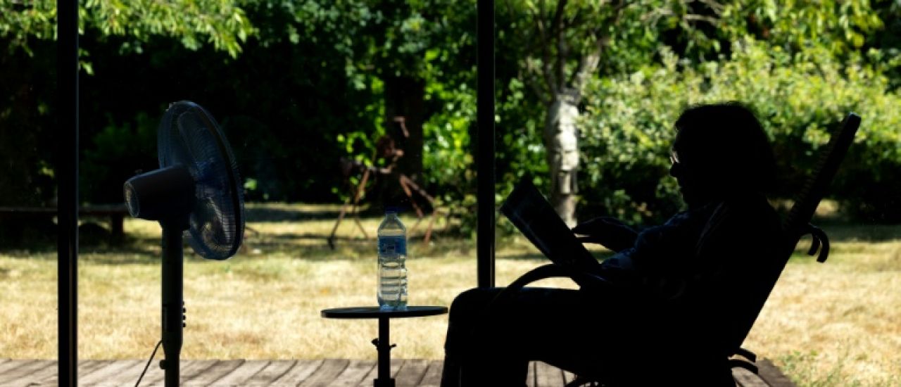Canicule: la décrue démarre, une issue pas avant jeudi