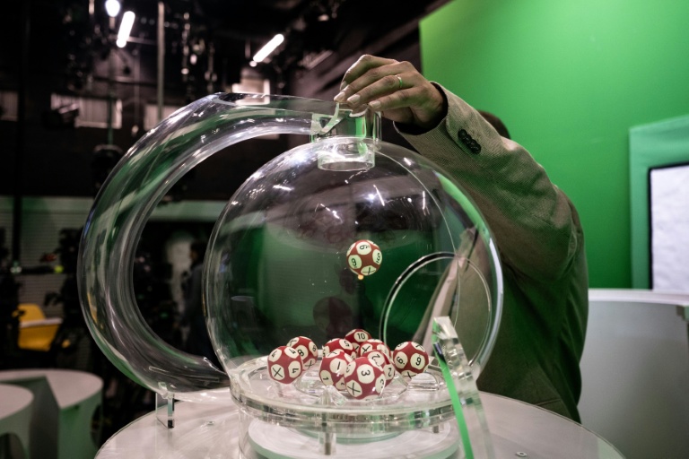 "2,1 Top boules !" La FDJ ouvre pour la première fois au public les studios du Loto
