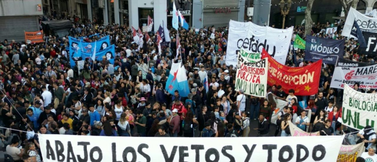 Argentine: forte mobilisation de rue contre les vetos de Milei à des fonds pour l'université, la santé