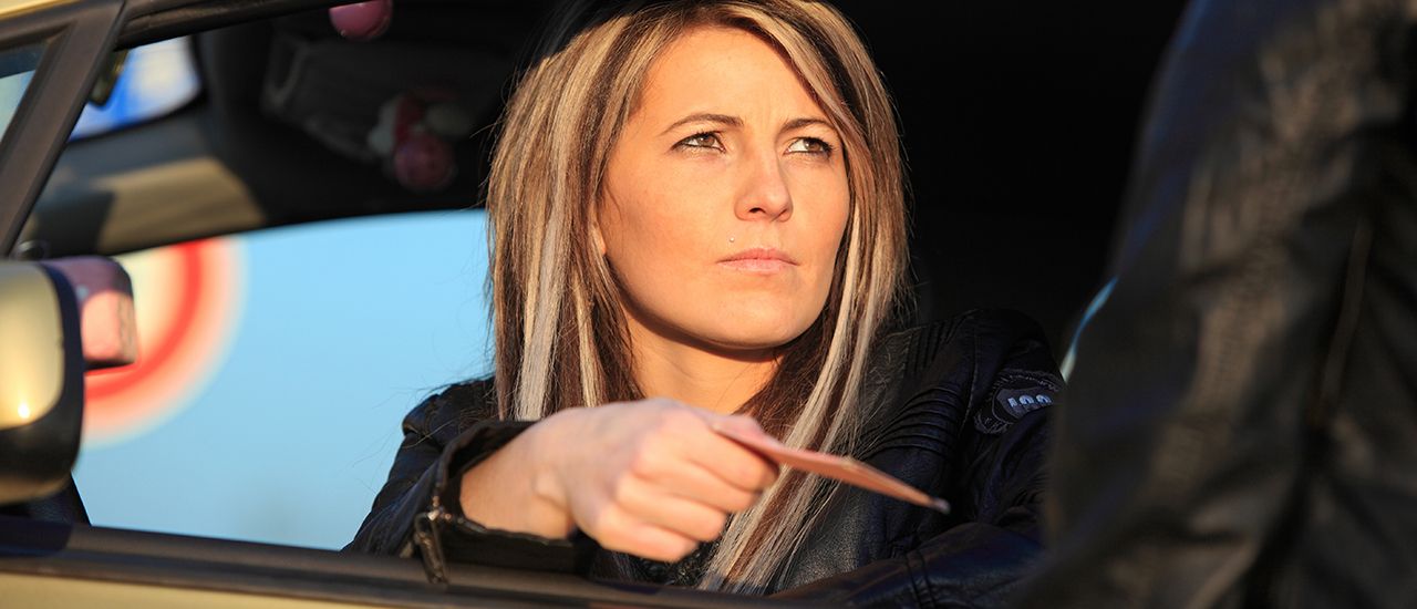 Permis de conduire suspendu : l’employeur doit-il verser l’indemnité compensatrice de préavis ?