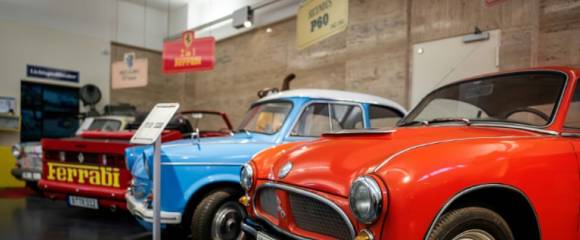 Un modèle Trabant P70 (D) exposé au musée Trabi de Berlin, le 26 septembre 2025 Un modèle Trabant P70 (D) exposé au musée Trabi de Berlin, le 26 septembre 2025