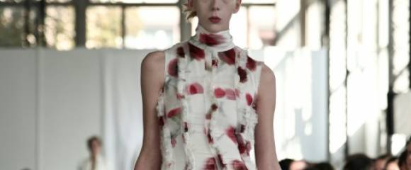 Le défilé printems-été 2026 ALAINPAUL lors de la Fashion Week de Paris, le 1er octobre 2025 Le défilé printems-été 2026 ALAINPAUL lors de la Fashion Week de Paris, le 1er octobre 2025