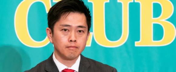 Le co-dirigeant du Parti japonais pour l'innovation (JIP, ou Ishin), Hirofumi Yoshimura, participe à un débat avec les dirigeants d'autres partis politiques au Club national de la presse japonaise à Tokyo, le 2 juillet 2025 Le co-dirigeant du Parti japonais pour l'innovation (JIP, ou Ishin), Hirofumi Yoshimura, participe à un débat avec les dirigeants d'autres partis politiques au Club national de la presse japonaise à Tokyo, le 2 juillet 2025