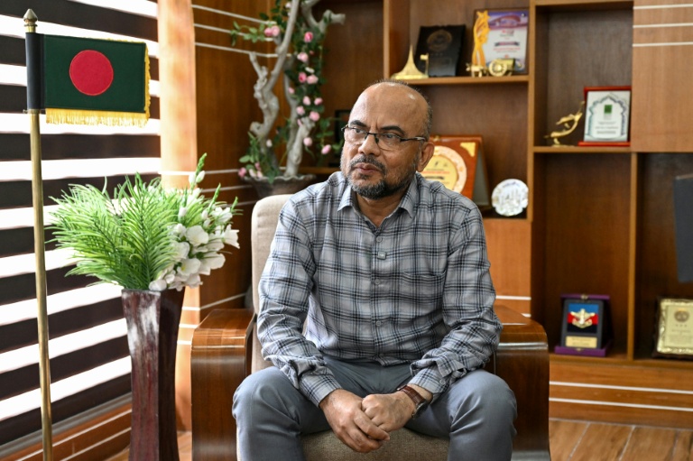 Le chef de la Commission pour l'aide et le rapatriement des réfugiés (RRRC), Mohammed Mizanur Rahman, lors d'un entretien avec l'AFP à Cox's Bazar, le 22 juin 2026 au Bangladesh