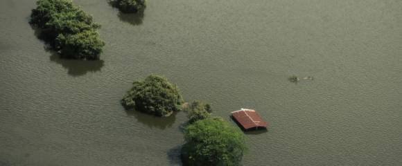 Photo aérienne prise lors d'un survol de la marine mexicaine montrant une maison inondée après de fortes pluies à Poza Rica, dans l'État de Veracruz, au Mexique, le 11 octobre 2025 Photo aérienne prise lors d'un survol de la marine mexicaine montrant une maison inondée après de fortes pluies à Poza Rica, dans l'État de Veracruz, au Mexique, le 11 octobre 2025
