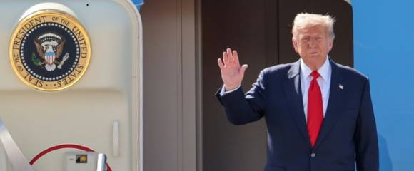 Le président américain Donald Trump à son arrivée à l'aéroport de Kuala Lumpur en Malaisie à bord dAir Force One le 26 octobre 2025 Le président américain Donald Trump à son arrivée à l'aéroport de Kuala Lumpur en Malaisie à bord dAir Force One le 26 octobre 2025